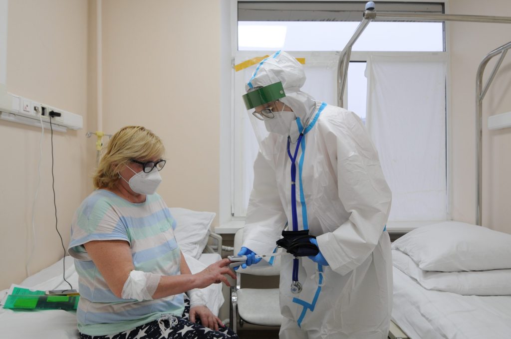 Более 2 000 случаев коронавируса врачи выявили в Москве за сутки