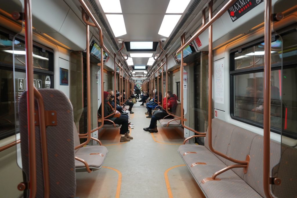 Число поездов в подземке Москвы с вагонами нового поколения равно почти 70 процентам