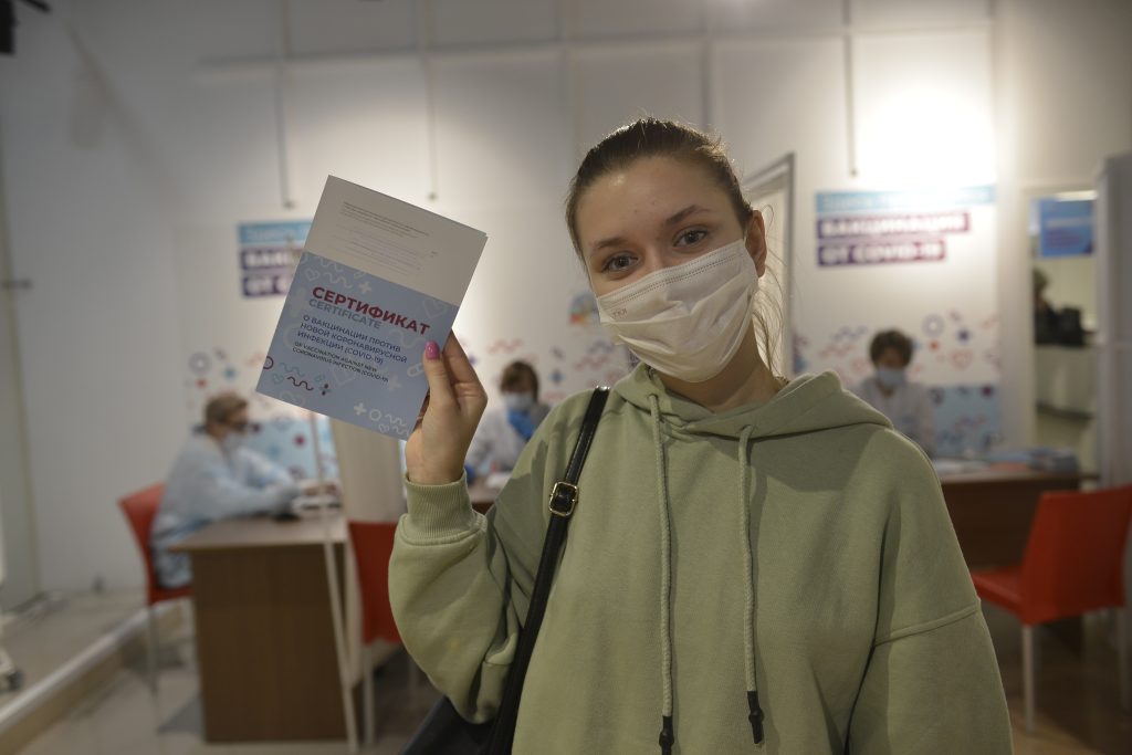 Специалисты подтвердили 16 735 новых случаев заражения коронавирусной инфекцией