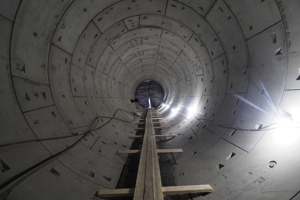 Специалисты завершат строительство девяти станции БКЛ метро в этом году