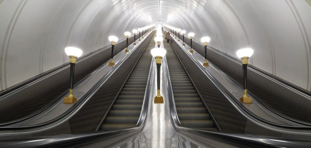 Эскалаторы временно закроют на ряде центральных станций столичного метрополитена