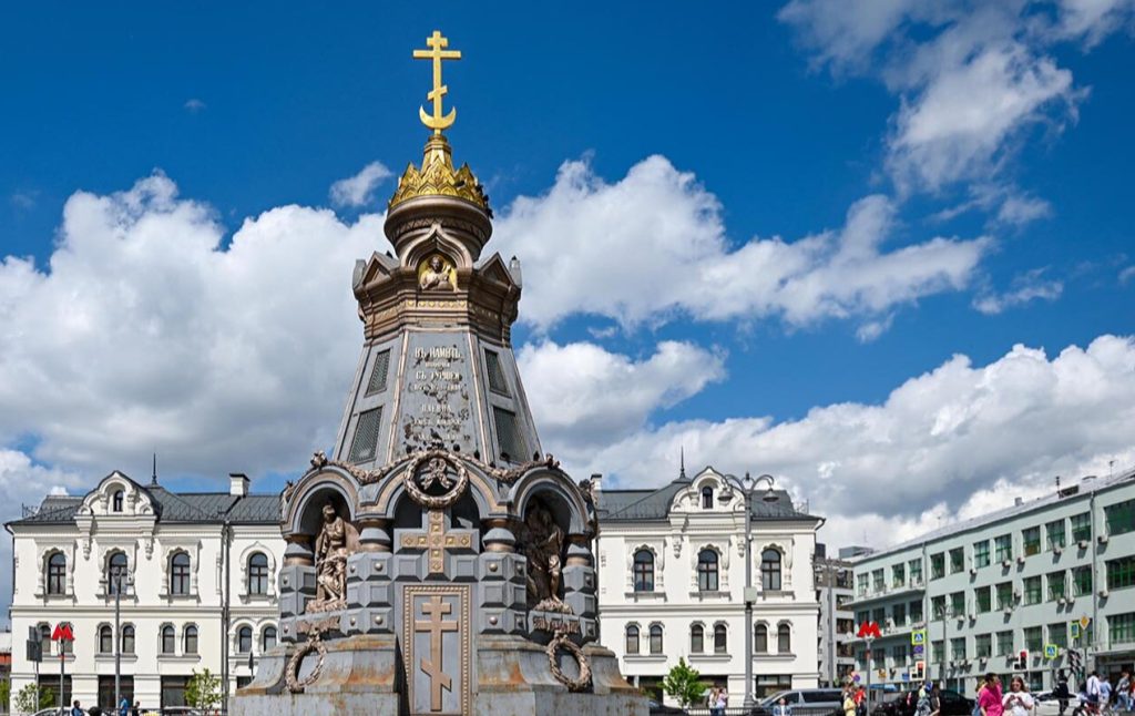 Памятник героям Плевны отреставрировали в центре Москвы