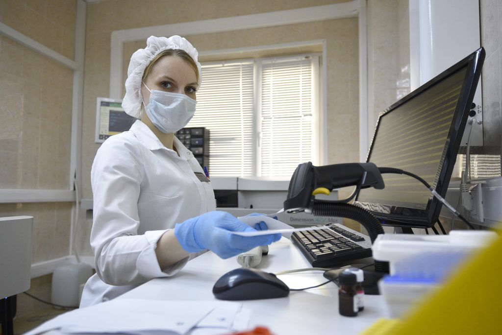 Московские врачи госпитализировали 1125 пациентов с COVID-19. Фото: Пелагия Замятина, «Вечерняя Москва»