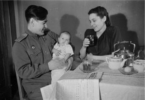 А. П. Маресьев с женой и сыном. Фото: личный архив А. П. Маресьева