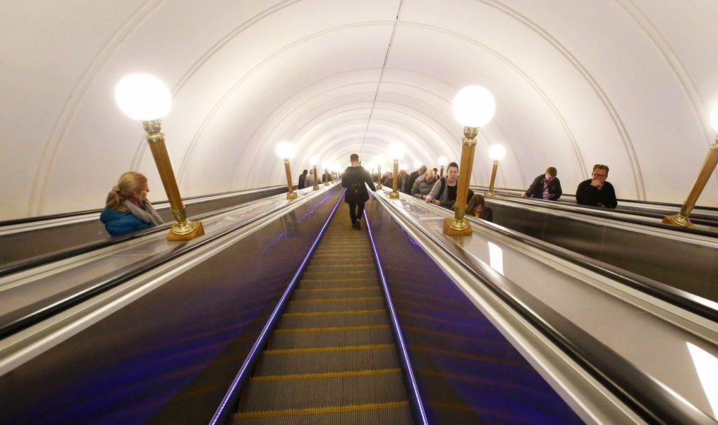 Пассажирский эскалатор временно закроют на станции метро «Маяковская»
