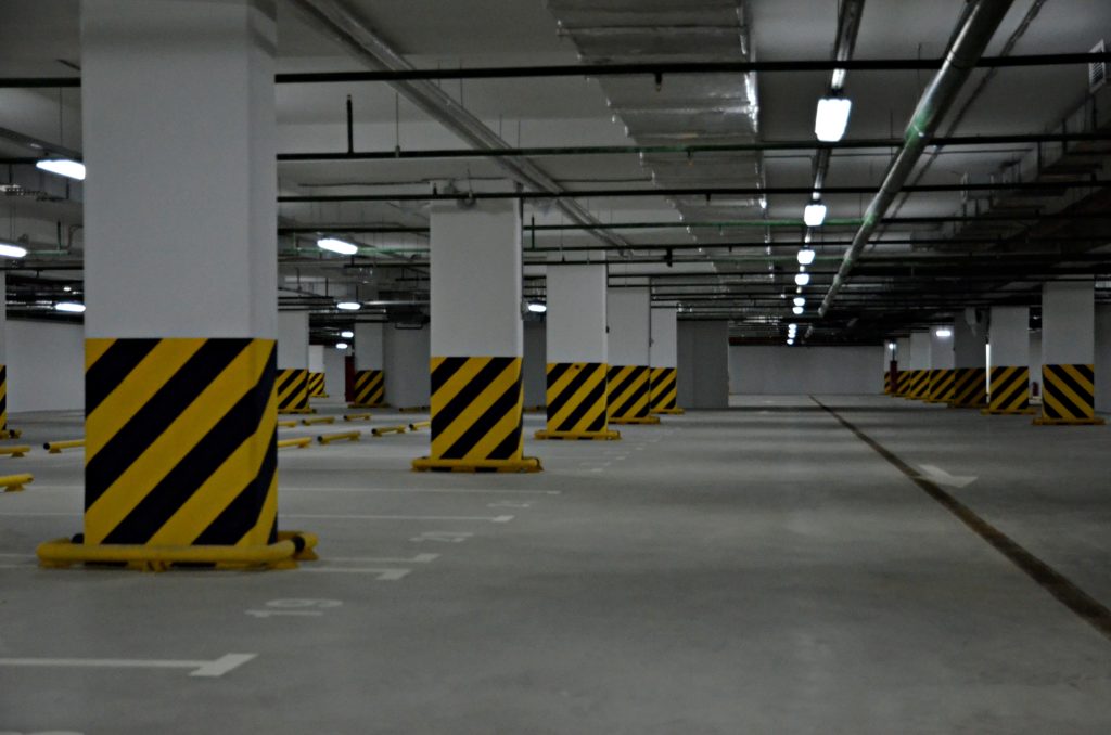 Специалисты построят торговые помещения и подземный паркинг на территории «Олимпийского». Фото: Анна Быкова