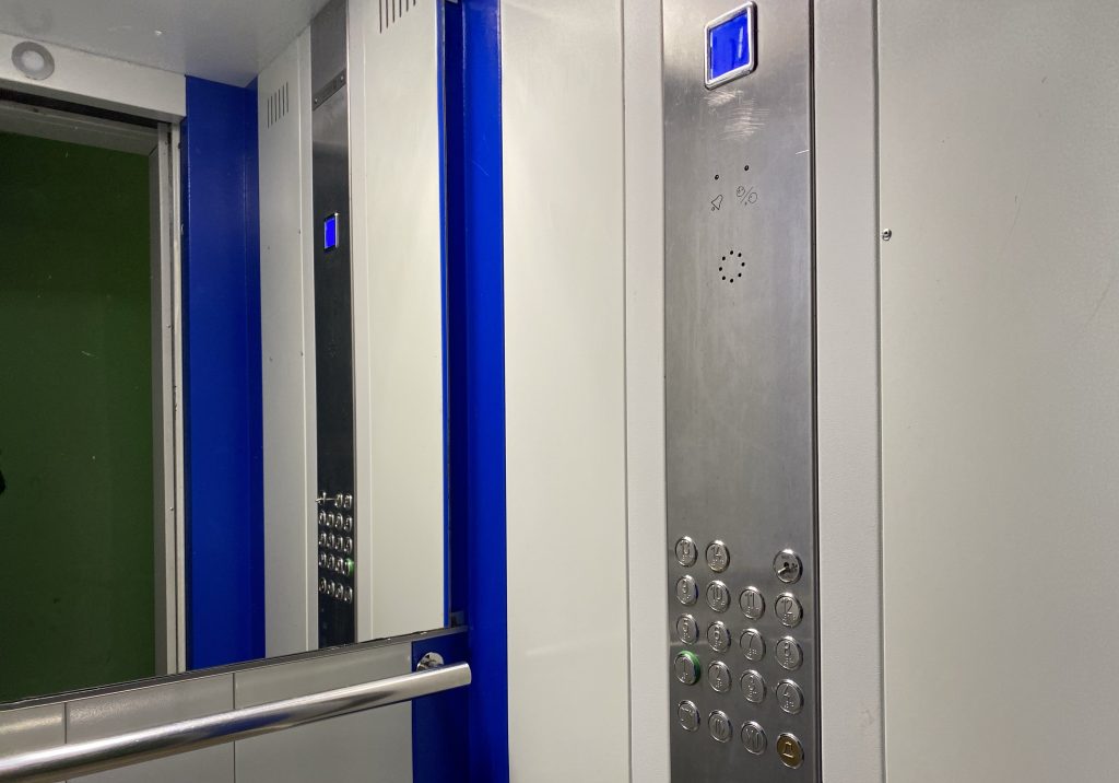 Лифты с обеззараживанием воздуха появятся в больницах Москвы