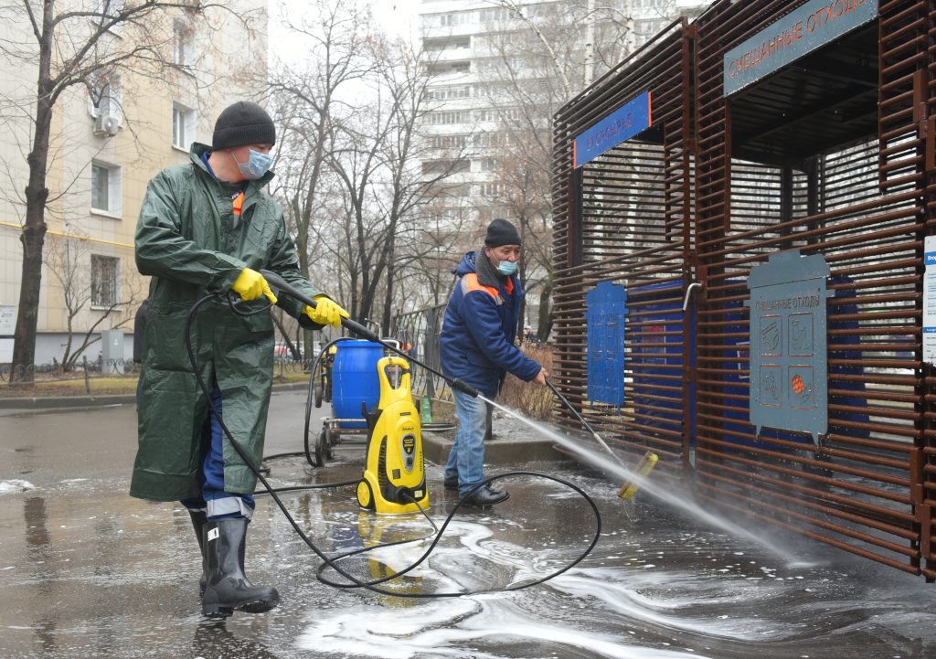 Представители «Жилищника возобновили подготовку к весне после обильных снегопадов в районе Якиманка