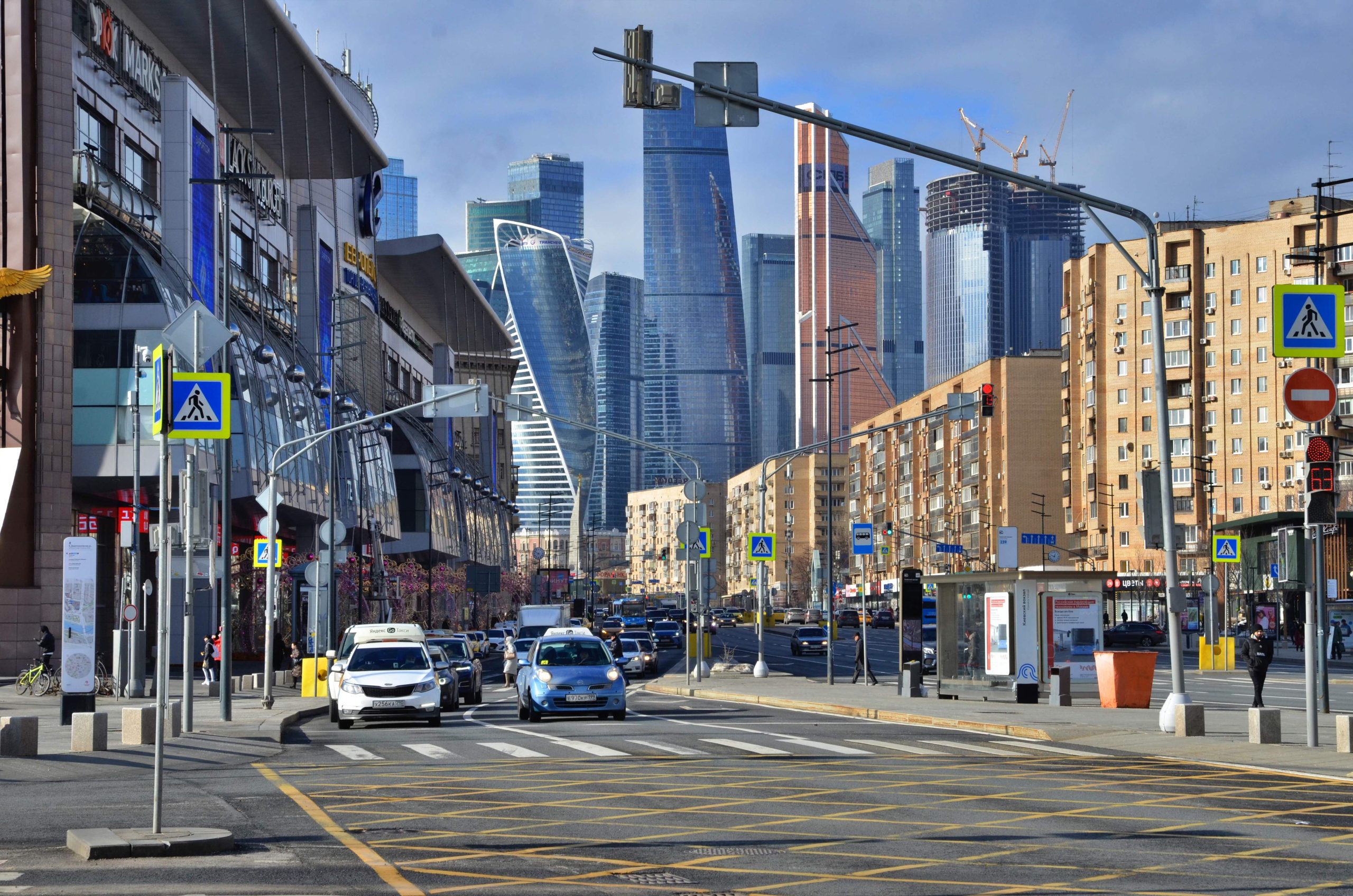 Ефимов: Москва лидирует среди регионов РФ в объеме выдач льготных семейных ипотек за январь-март. Фото: Анна Быкова