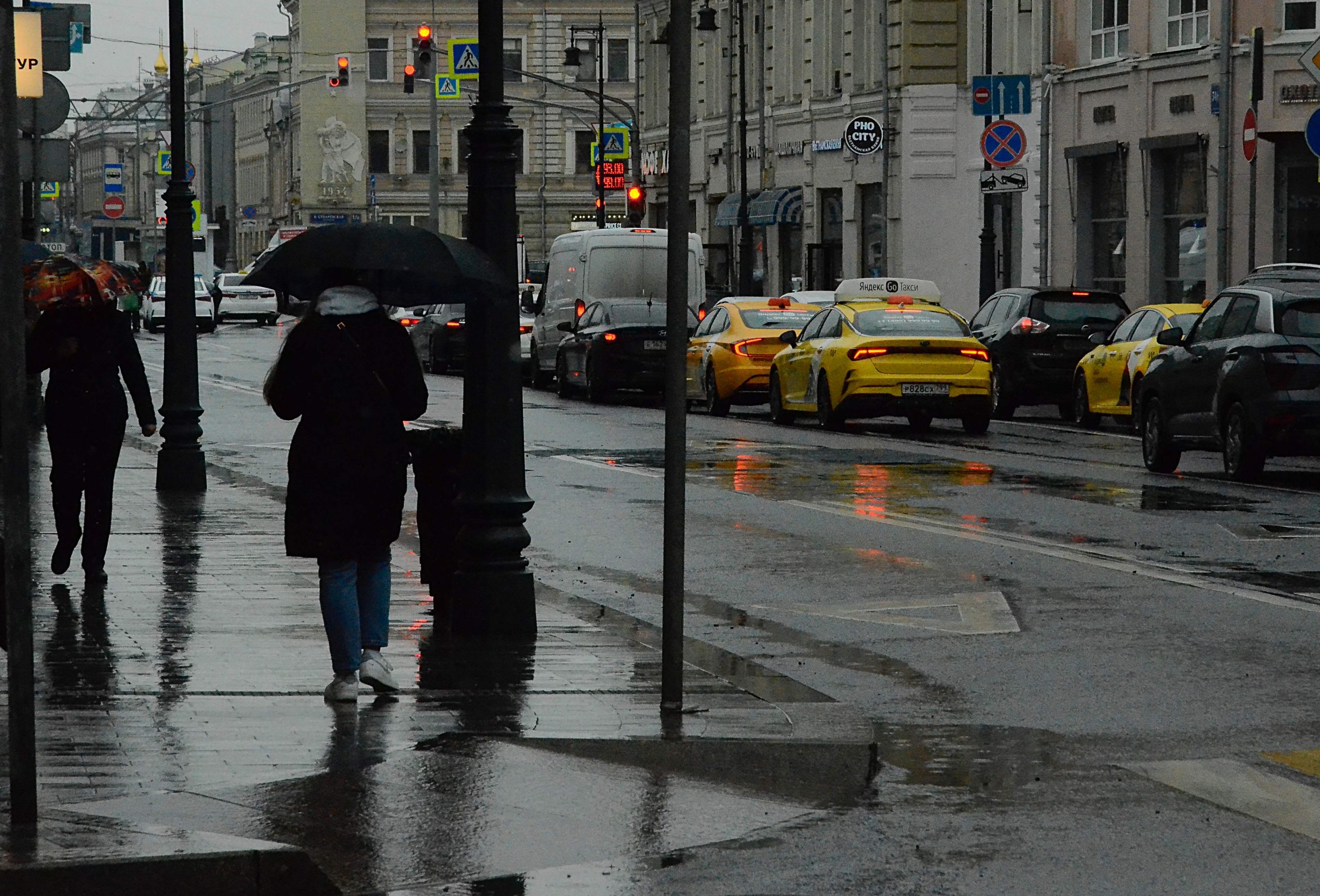 Облачная погода с небольшими прояснениями ожидается в Москве. Фото: Анна Быкова