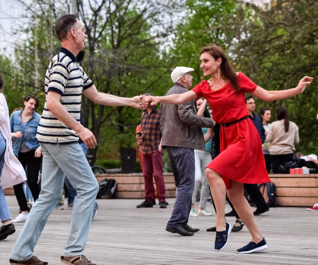 Танцевальную площадку в Парке Горького отремонтировали в преддверии летнего сезона