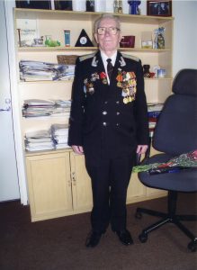 Алексей Голиков в 6-м корпусе накануне Дня Победы 2006 года. Фото: семейный архив А. П. Голикова