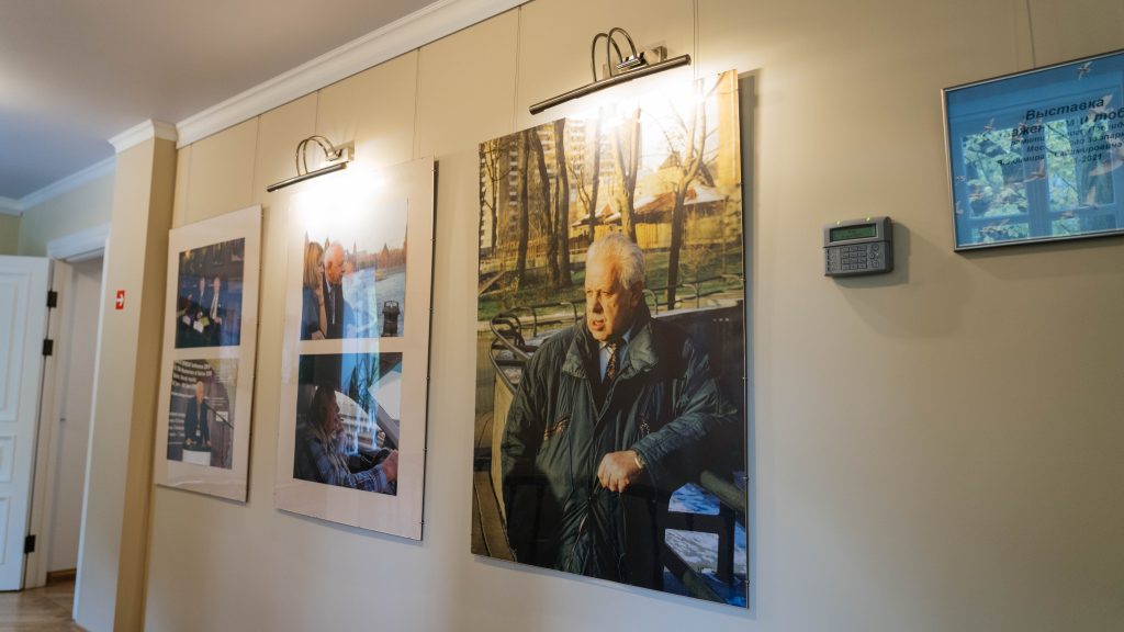 Выставку памяти Владимира Спицина открыли в Московском зоопарке