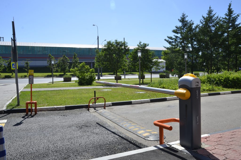 Две парковки со шлагбаумом в Красносельском районе будут закрыты с 20 мая