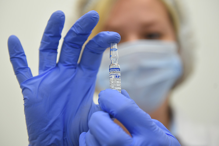 Врачи госпитализировали 1 218 человек в России с коронавирусом за прошедшие сутки