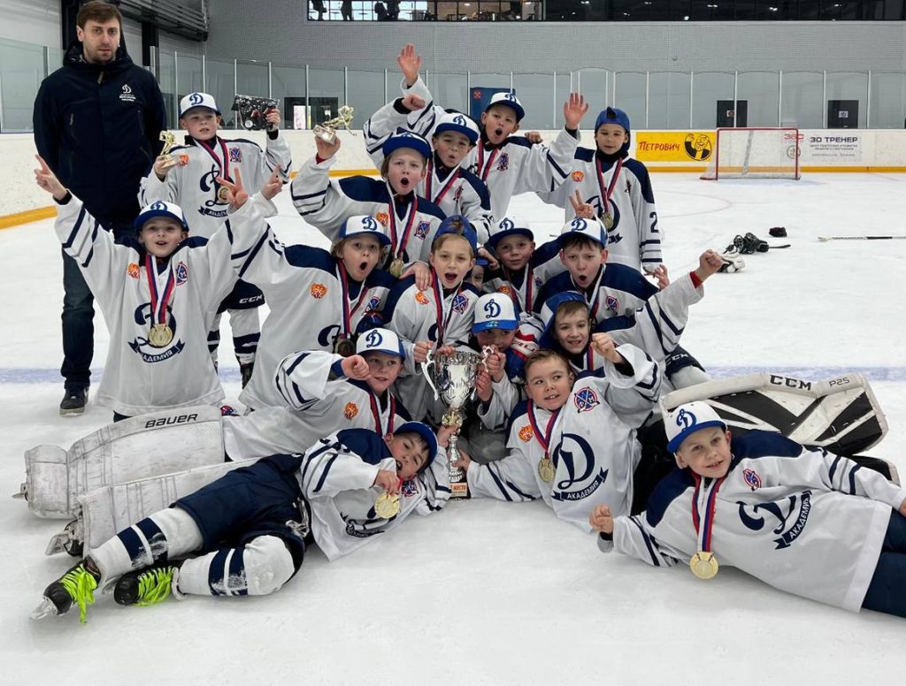 Ученик школы района №91 одержал победу на Всероссийском хоккейном турнире