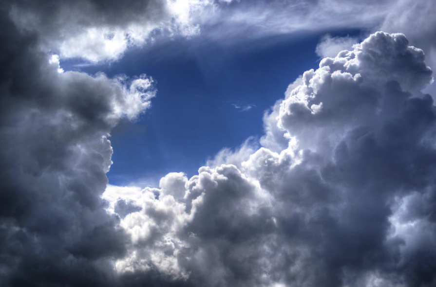 Синоптики спрогнозировали переменную облачность в столице в воскресенье