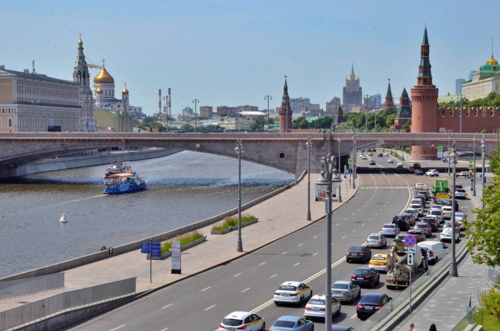 Движение временно ограничат на Новоспасском мосту