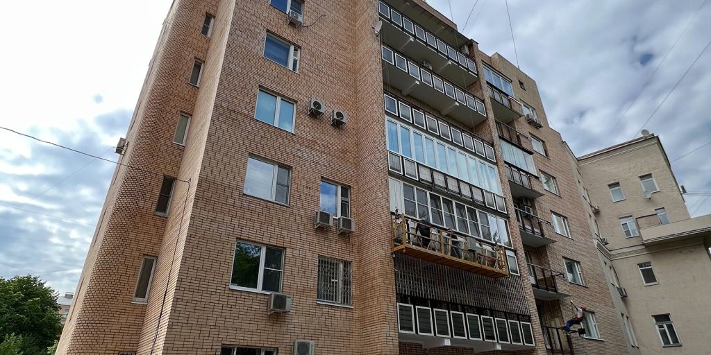 Капитальный ремонт дома в Большом Власьевском переулке завершат осенью