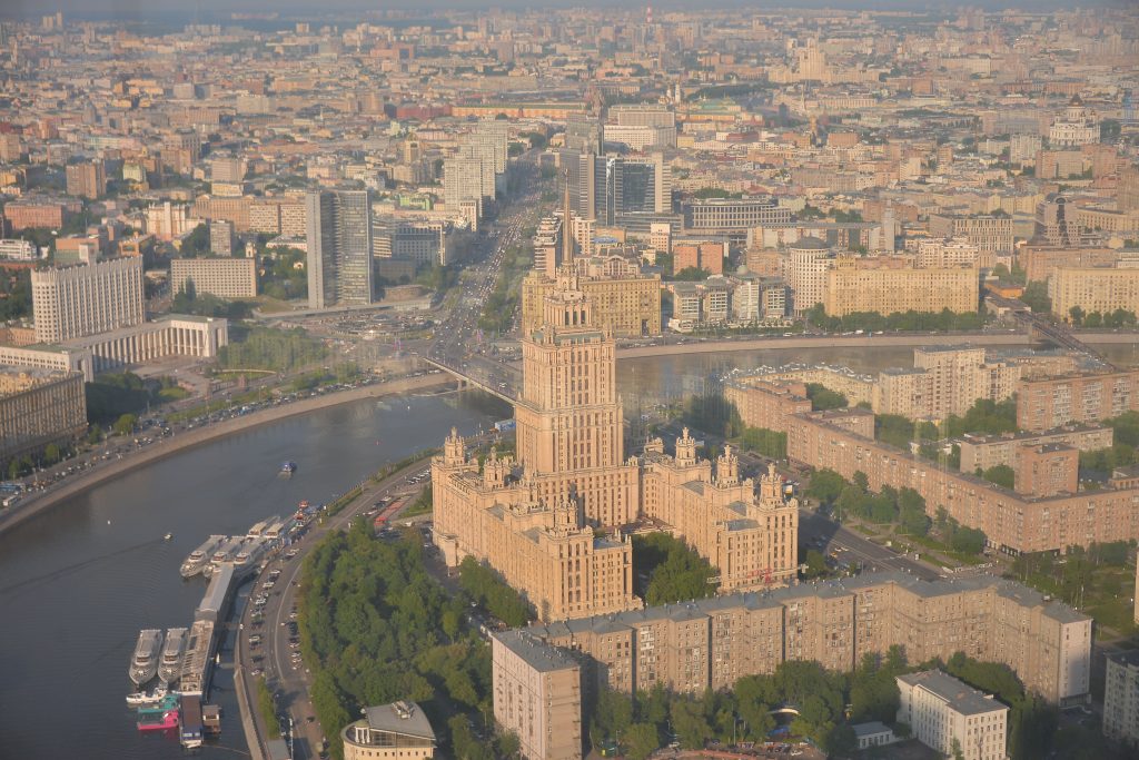 Уникальный вид открывается с вершины башни Capital Towers в Москве