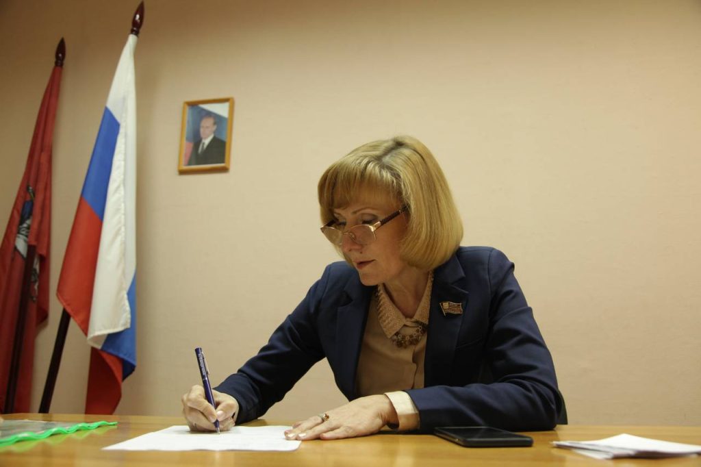 Сенатор Инна Святенко: Информационная поддержка приемных семей в Москве должна быть полной и всеобъемлющей
