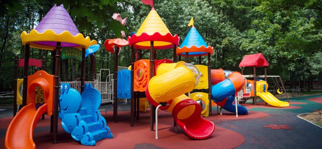 Большую детскую площадку в «Таганском» парке обновили