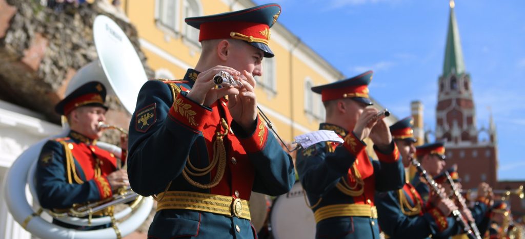 Шагом марш: свыше 700 военных музыкантов выступят на фестивале «Спасская башня» у стен Кремля