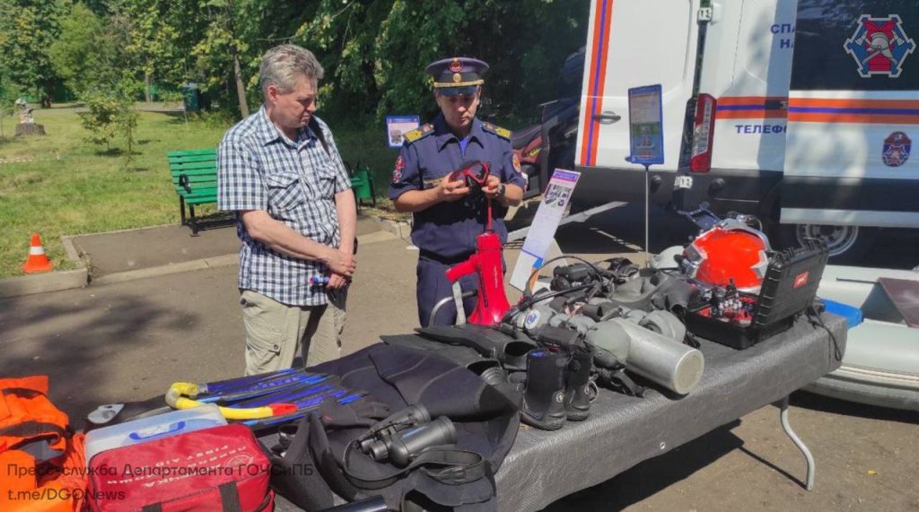 Преодолевать препятствия и молниеносно принимать решения:  «Огневая полоса 2022» прошла на учебном полигоне Департамента ГОЧСиПБ
