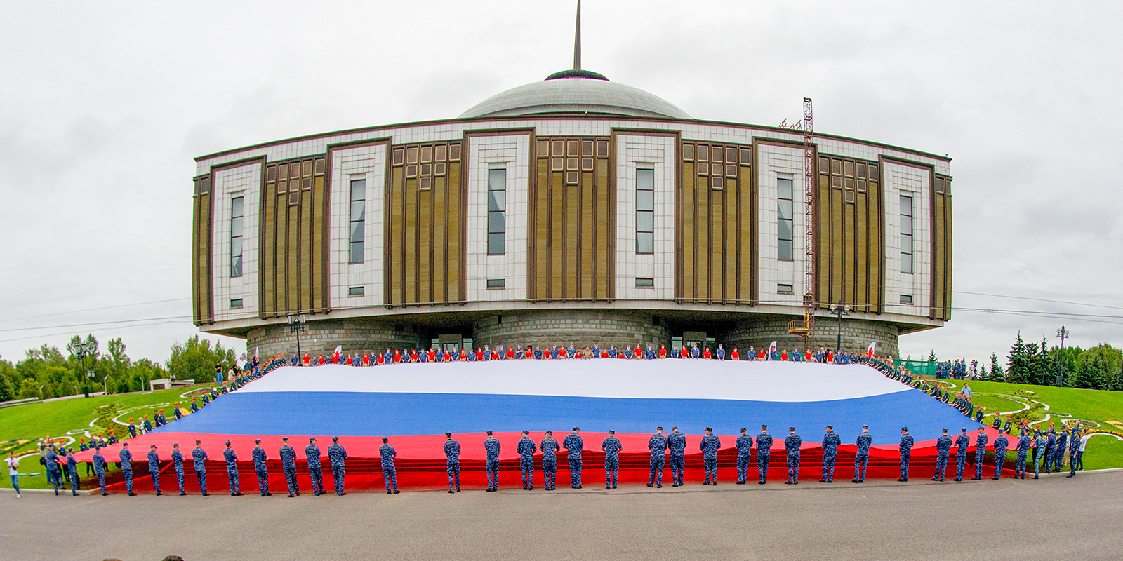 Большой концерт ко Дню флага: «Чайф», «7Б», «Земляне», «Серьга» и другие выступят на Поклонной горе. Фото: сайт мэра Москвы