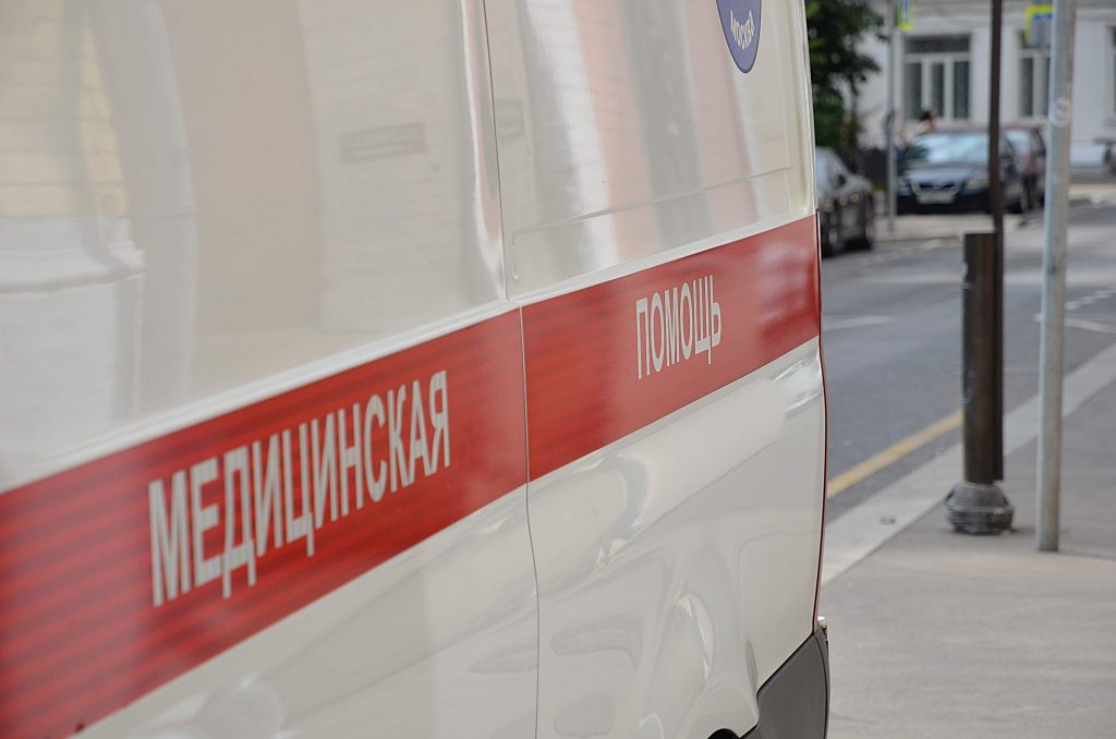 Более трех тысяч жителей Москвы за минувшие сутки было госпитализировали с COVID-19