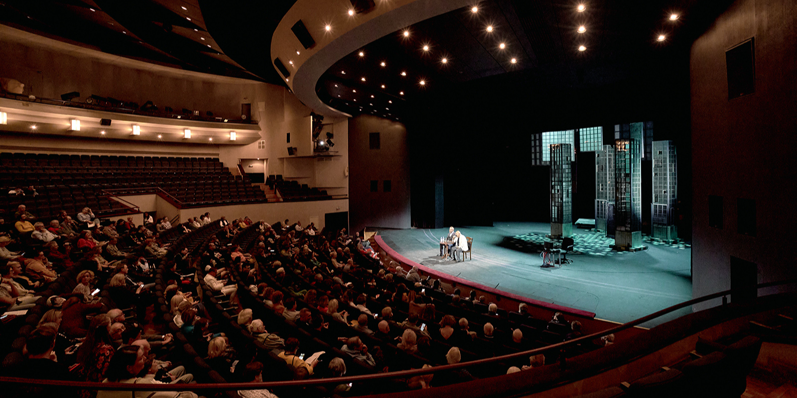 Зрители увидят вербатим-пьесу современного французского драматурга Жоэля Помра. Фото: сайт мэра Москвы