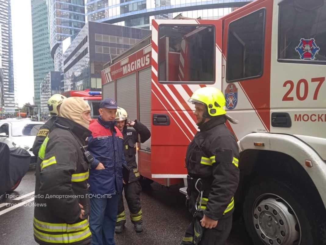 Пожарно-тактическое занятие прошло в торговом центре