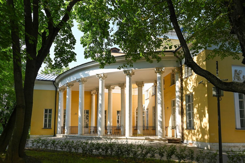 Москвичей пригласили прогуляться по усадьбам и императорским резиденциям в центре столицы