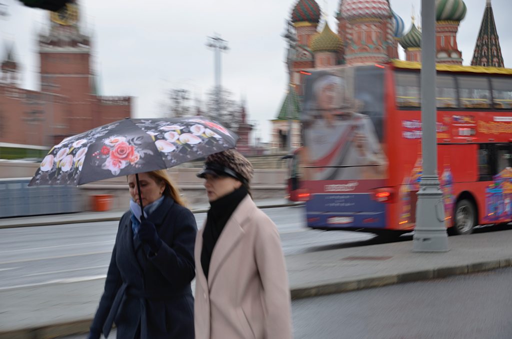 Москвичей предупредили о сильном ветре в столице в воскресенье