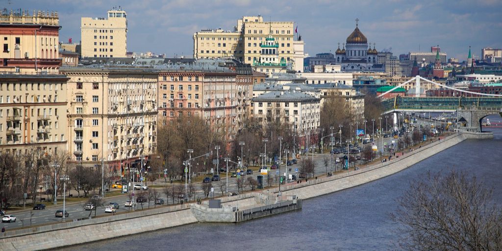 Сотрудники городских служб подготовили центральные причалы Москвы к зиме