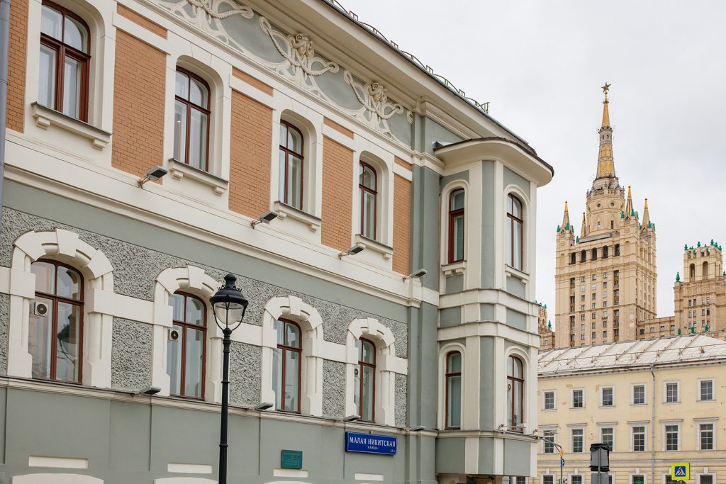 Москвичам рассказали о ходе реставрации зданий архитектора Федора Шехтеля