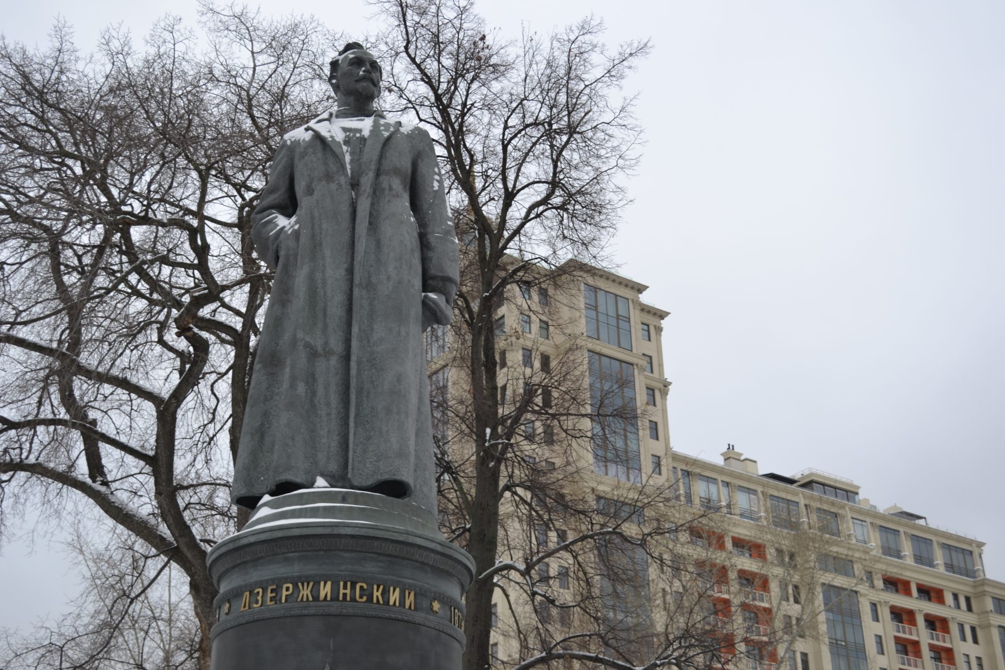 памятник дзержинскому в москве