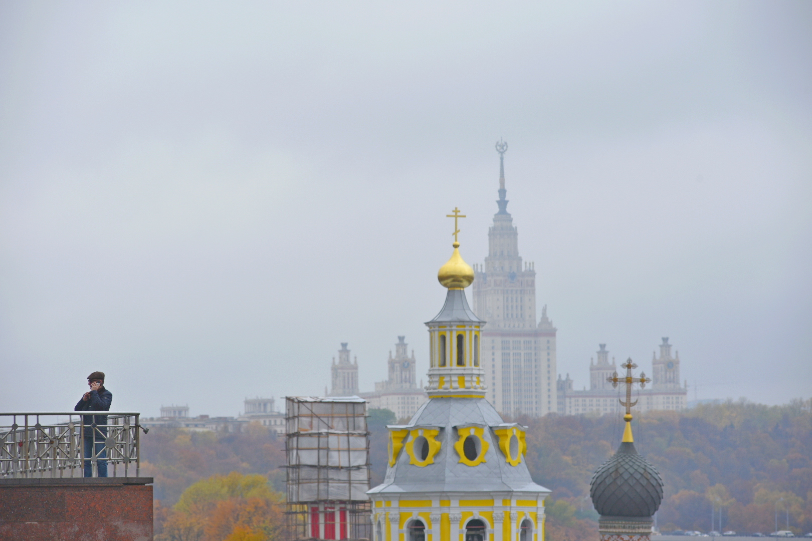 Москвичам рассказали об облачной погоде 6 ноября. Фото: Александр Кожохин, «Вечерняя Москва»