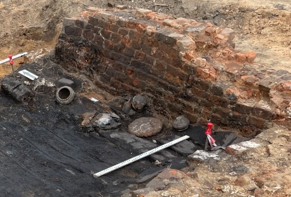 Археологи обнаружили старинные артефакты в 4-м Крутицком переулке