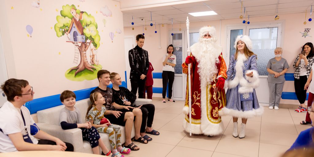 Ряд новогодних праздников организуют для пациентов Морозовской больницы