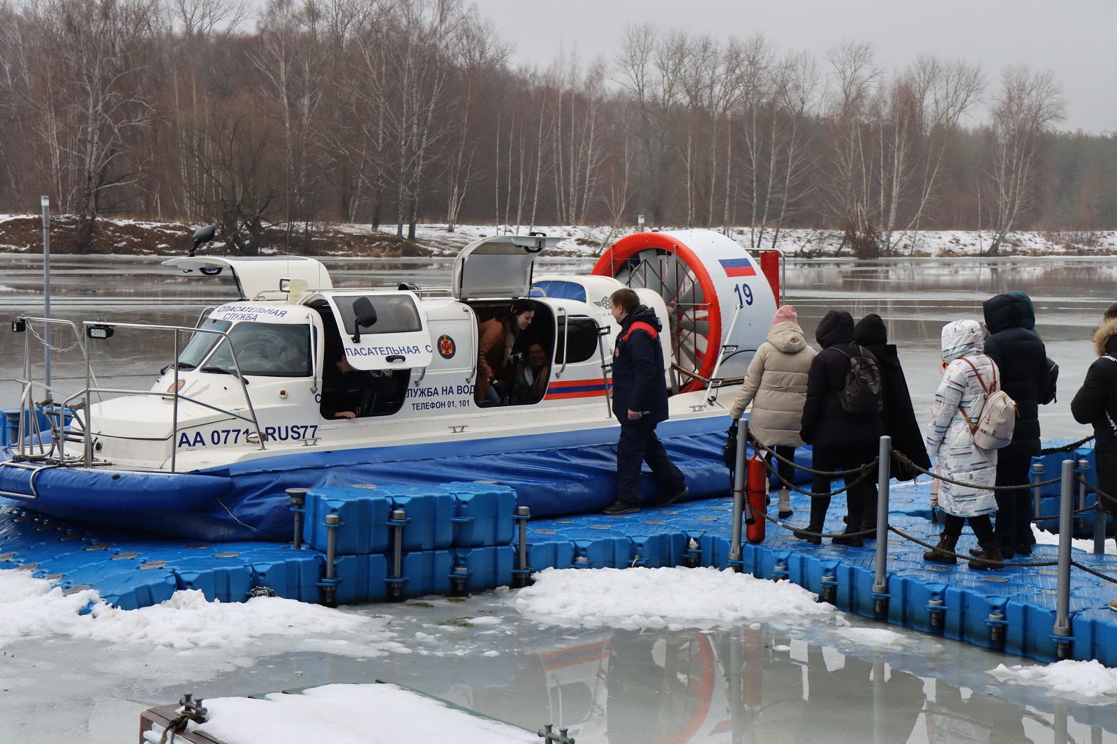 Участники проекта «PROлидерство» побывали в гостях у спасателей на воде