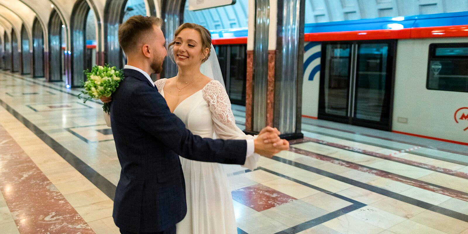 В 2023 году пары смогут выбрать одну из семи предложенных дат и обменяться кольцами на станции «Маяковская». Фото: сайт мэра Москвы