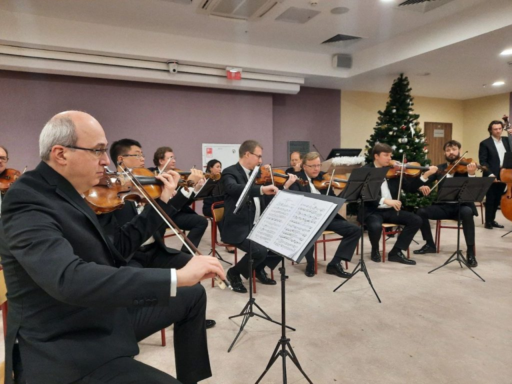 Государственный камерный оркестр выступил в Морозовской больнице