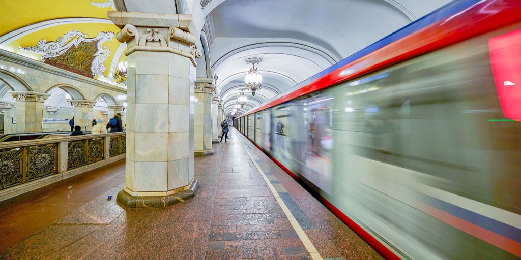 Ремонт вестибюля станции метро «Комсомольская» завершат весной 2023 года