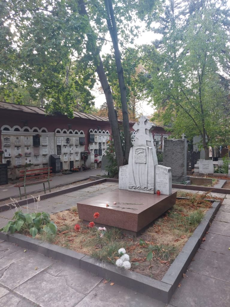 Надгробие Станиславского на Новодевичьем кладбище отреставрируют в скором времени