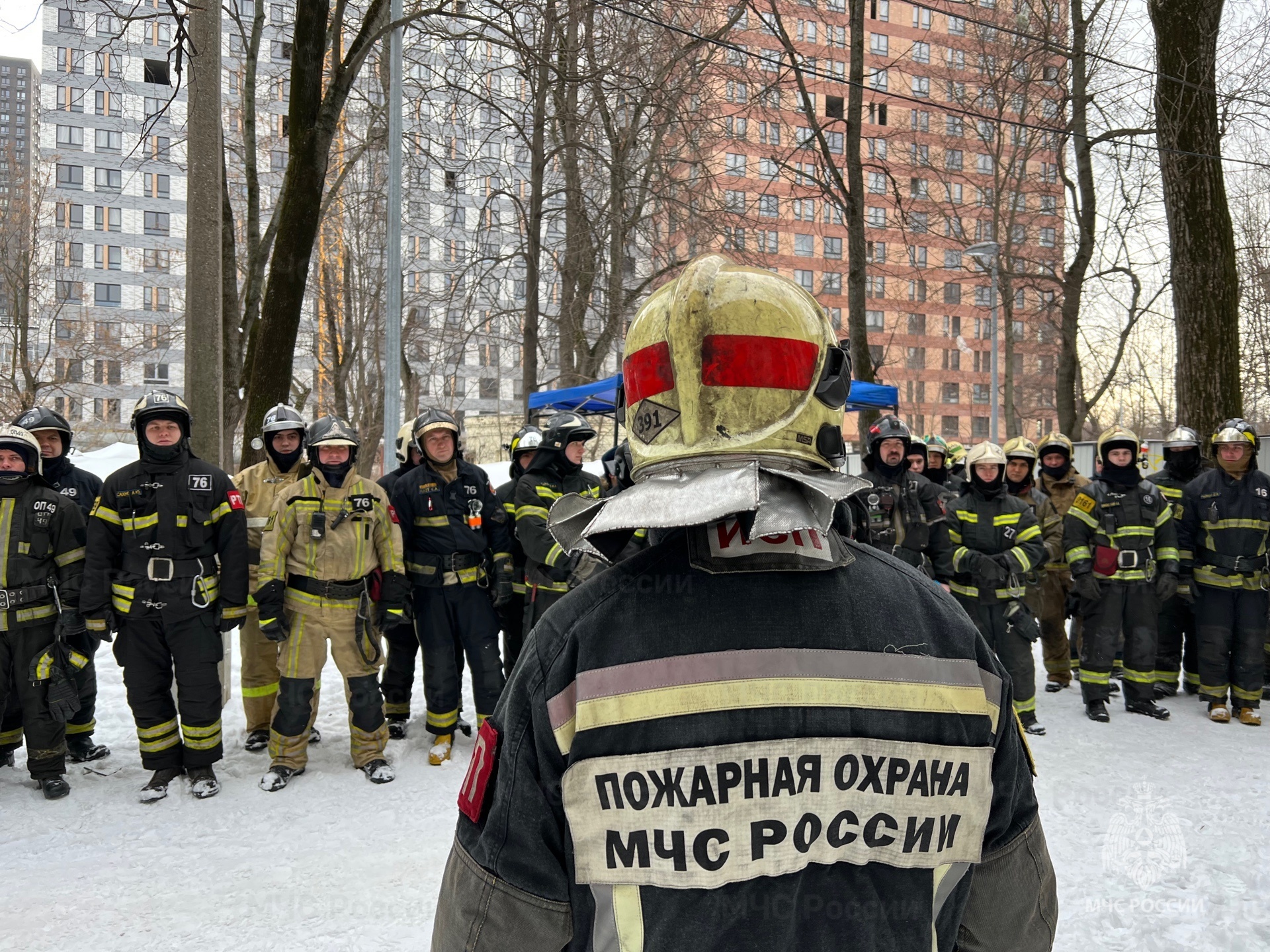 В Москве прошли практические занятия по вскрытию дверей при помощи  различного ручного инструмента