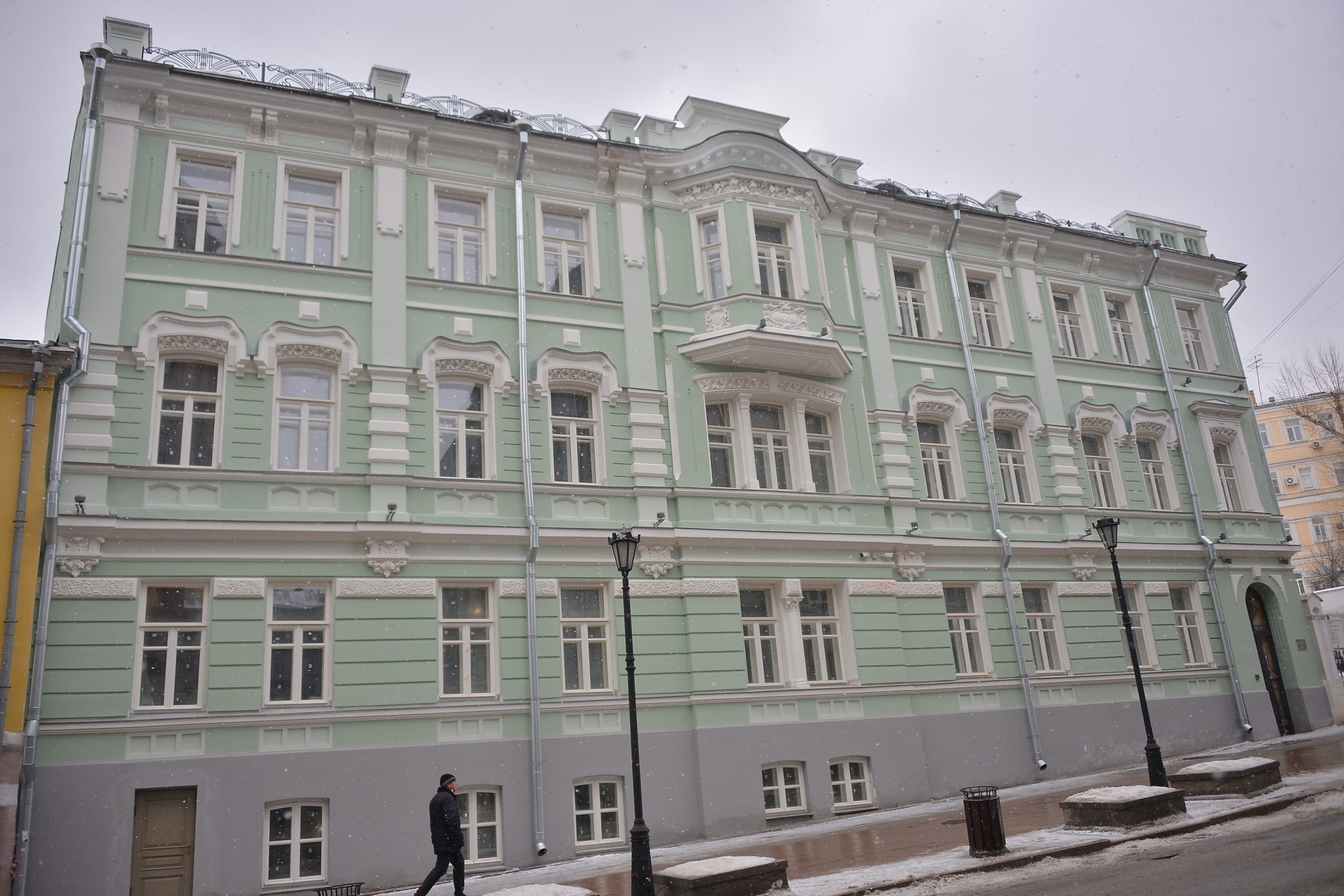 27 февраля 2023 года. Общий вид дома № 3, строение 1, по улице Забелина. Фото: Анна Малакмадзе, «Вечерняя Москвы»