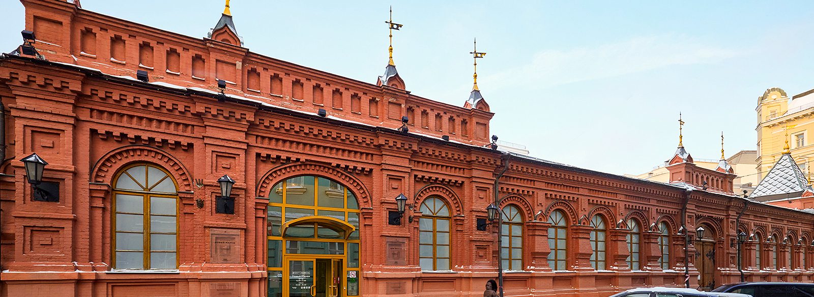Посетители увидят около 100 предметов более чем из 20 музеев и частных собраний. Фото: сайт мэра Москвы