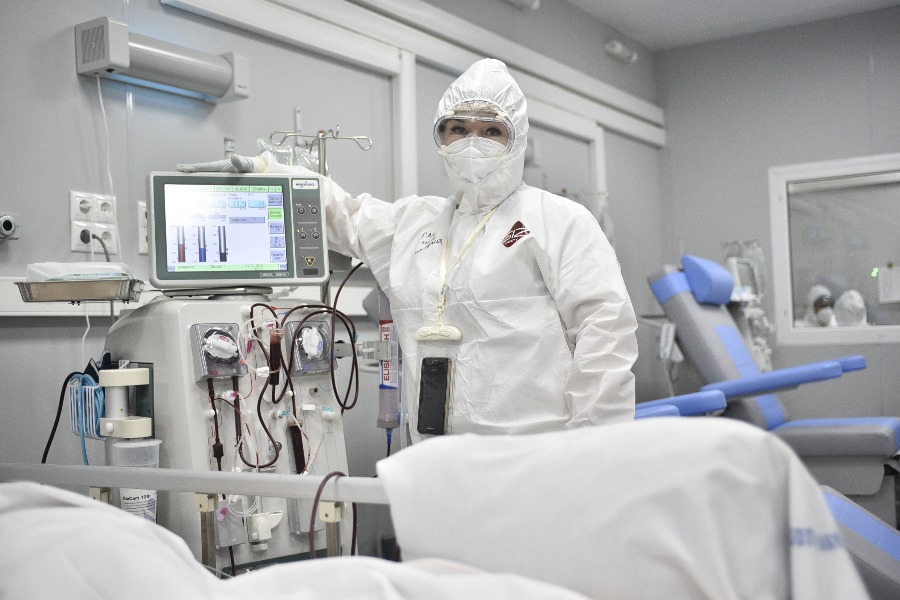 Медики зафиксировали свыше 8 тысяч новых случаев коронавируса в России