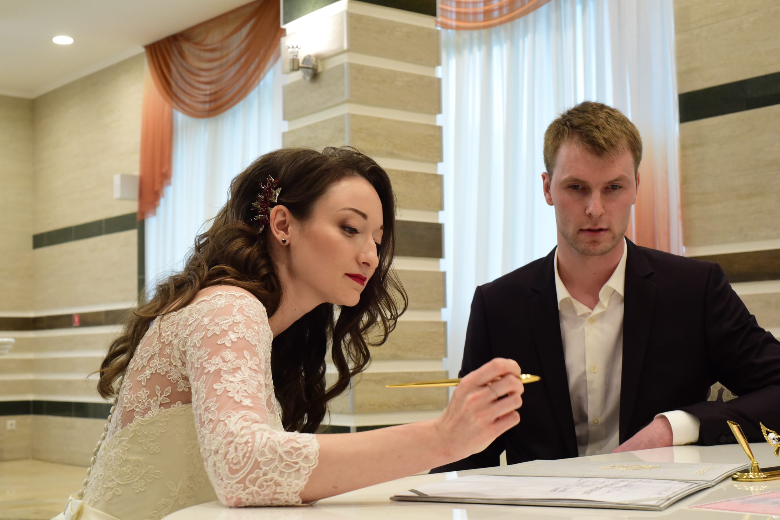 Свыше восьми тысяч молодоженов запланировали регистрацию брака в 2023 году. Фото: Пелагия Замятина, «Вечерняя Москва»
